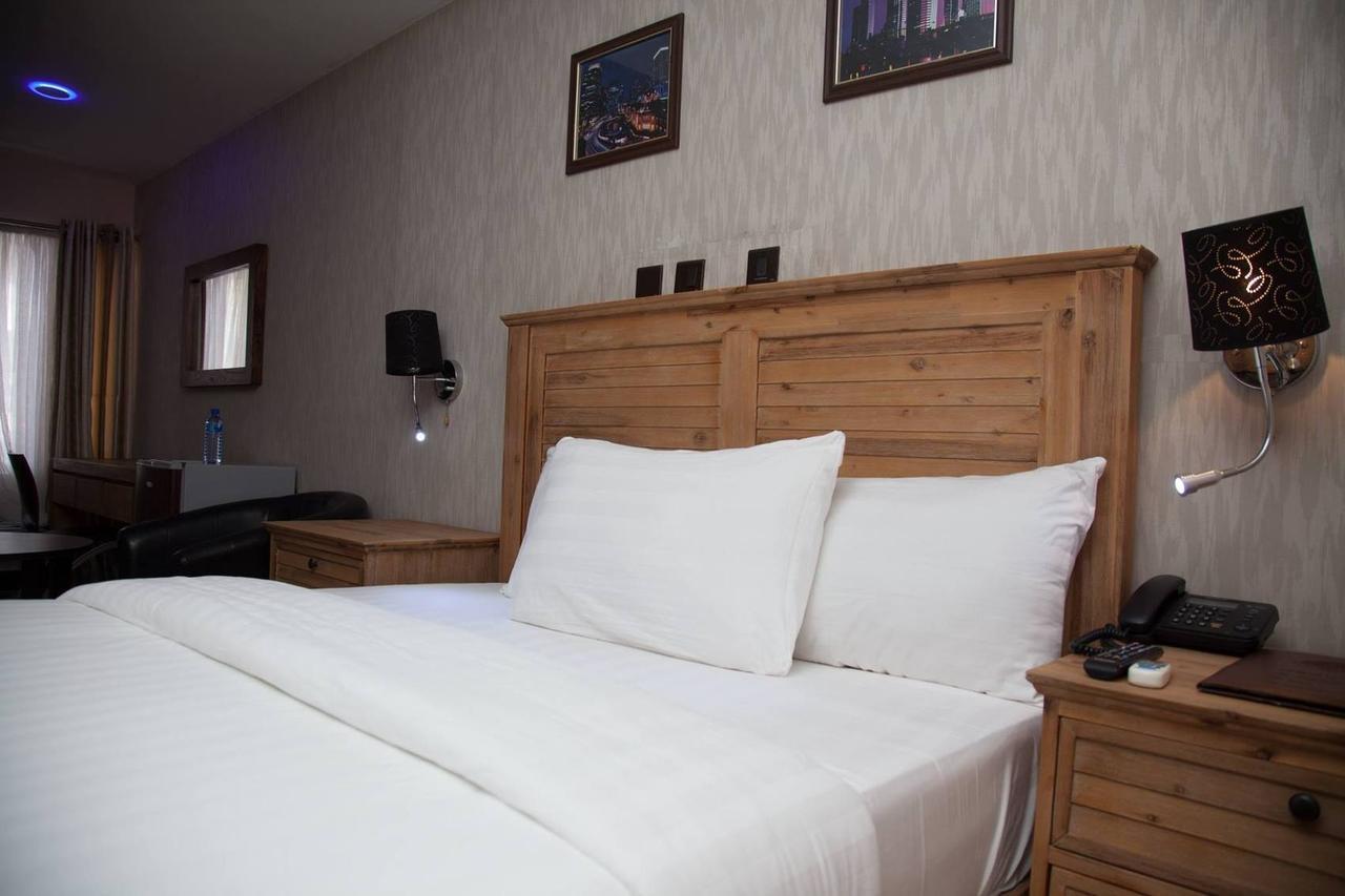 Villa Toscana Hotel And Suits Лаґос Екстер'єр фото