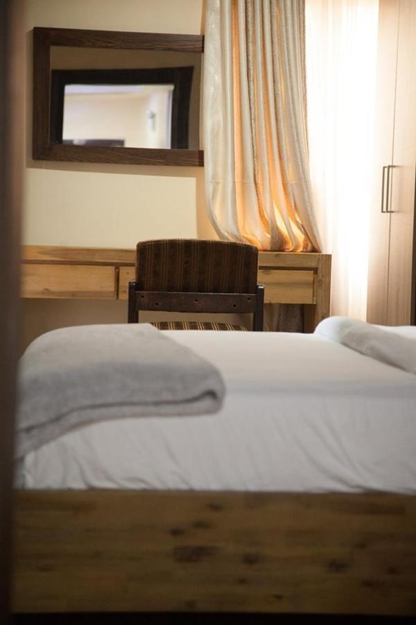 Villa Toscana Hotel And Suits Лаґос Екстер'єр фото