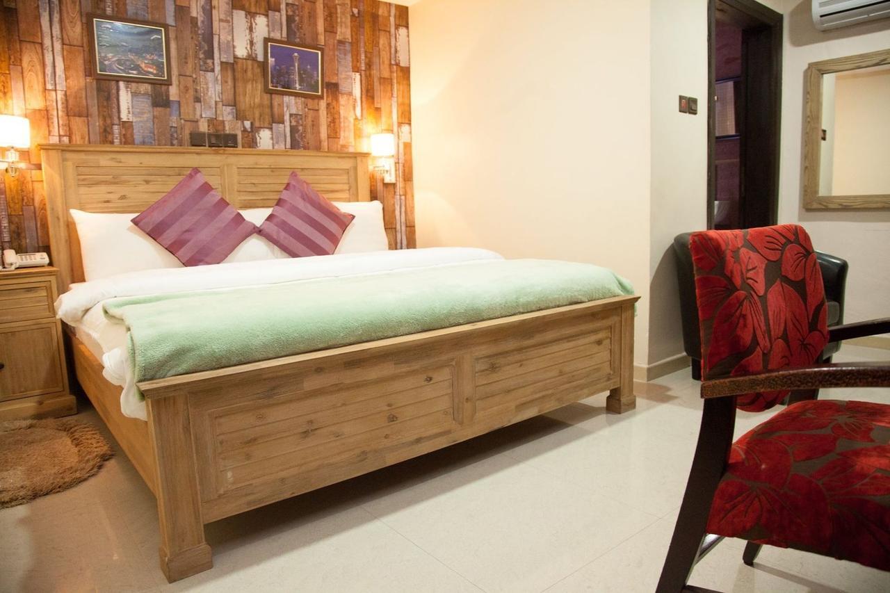Villa Toscana Hotel And Suits Лаґос Екстер'єр фото